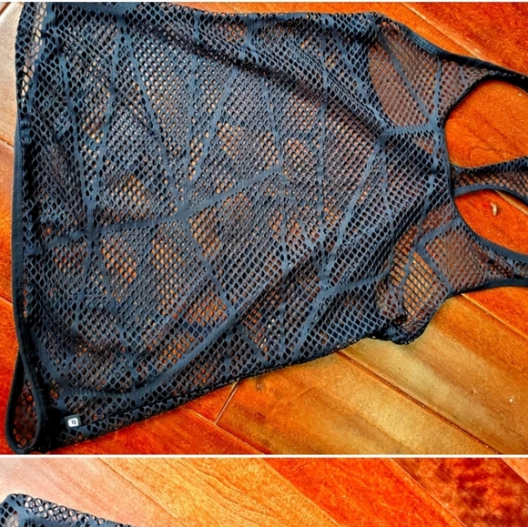 Fabletics Hot Pink Yoga crop pants and black Sports Bra - Picture 6 of 7